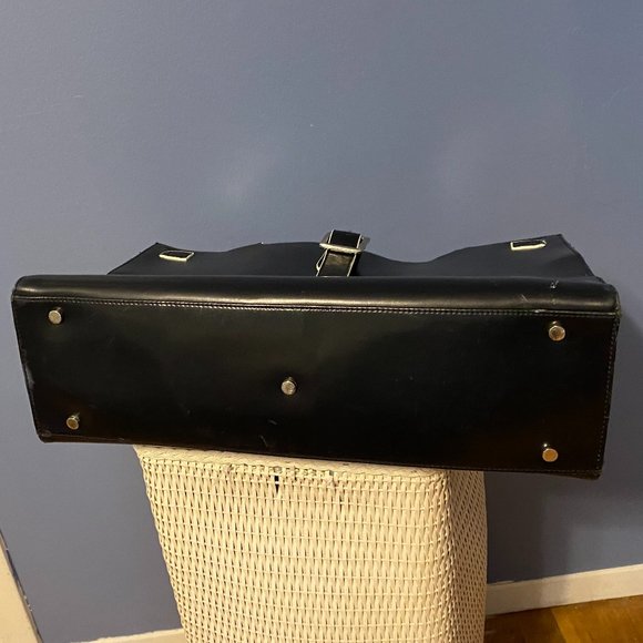 Wilson's Leather Large Black with Off White Tote/Laptop Bag W/Buckle Clasp - Picture 5 of 10